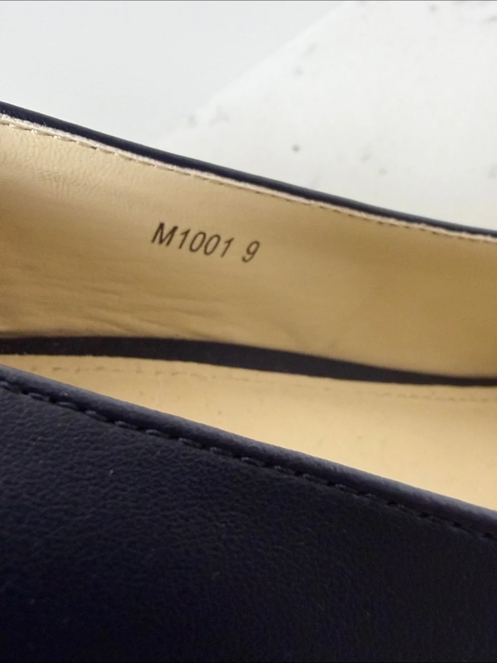 Women's Size 9 Navy Leather Kitten Heels Gold Chain Pointed Toe
